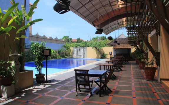 swimming pool di Grand Santhi