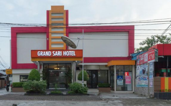 exterior hotel di Grand Sari Hotel