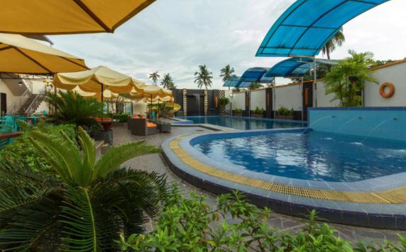 swimming pool di Grand Sari Hotel