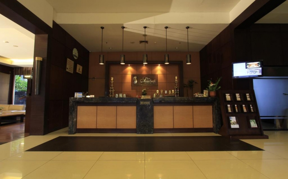 Receptionist di Grand Setiabudi Hotel & Apartment
