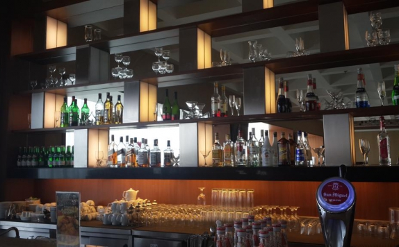 Bar di Grand Zuri BSD City