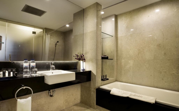 Bathroom di Grand Zuri BSD City