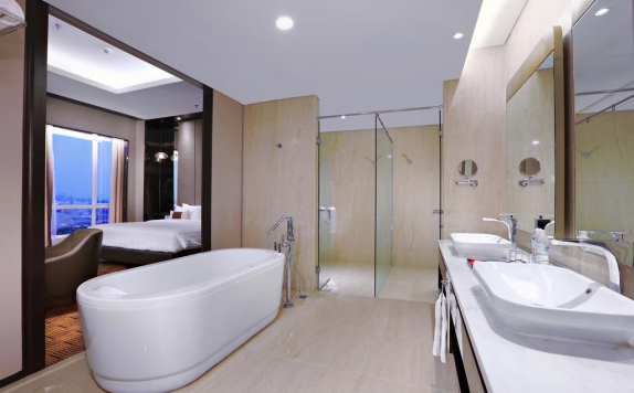 Bathroom di Grand Zuri Palembang
