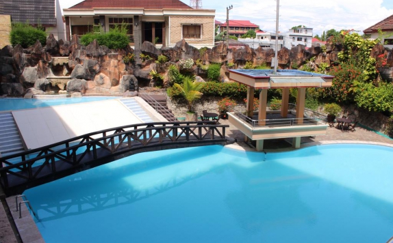 Swimming Pool di Gran Senyiur Hotel