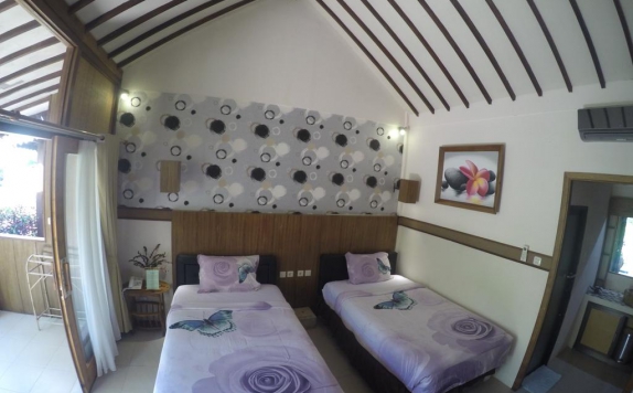 guest room twin bed di Green Asri Hotel