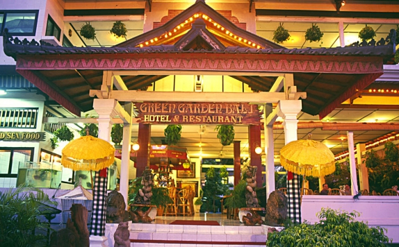 Tampilan Entrance Hotel di Green Garden Hotel Bali