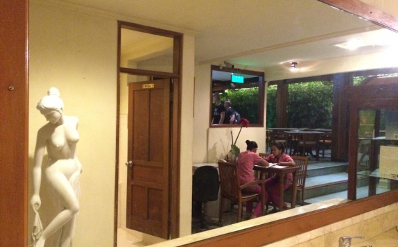 Tampilan Interior Hotel di Green Garden Hotel Bali