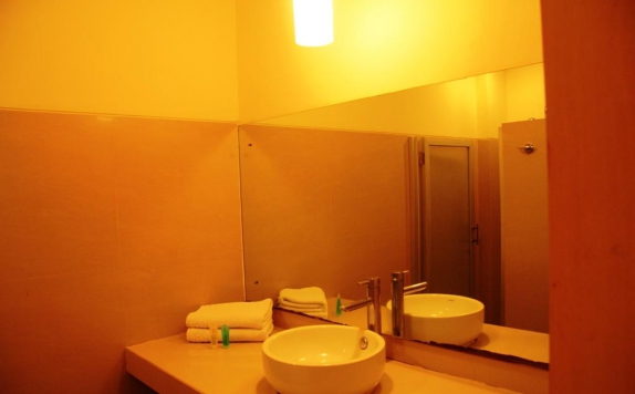 Bathroom di Griya Sintesa Manado