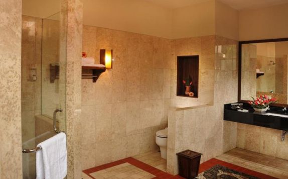 Bathroom di Griya Tetirah Hotel