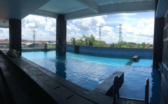 Swimming Pool di G' Sign Hotel Banjarmasin