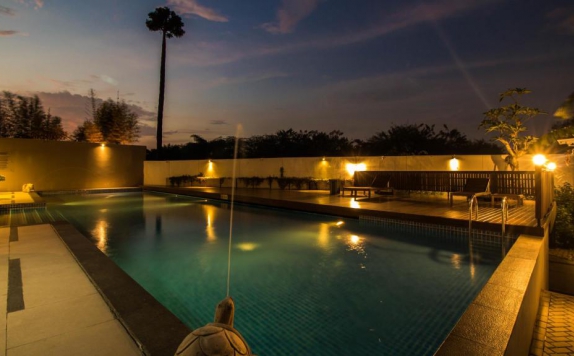 Swimming pool di GTV Hotel and Service Apartment