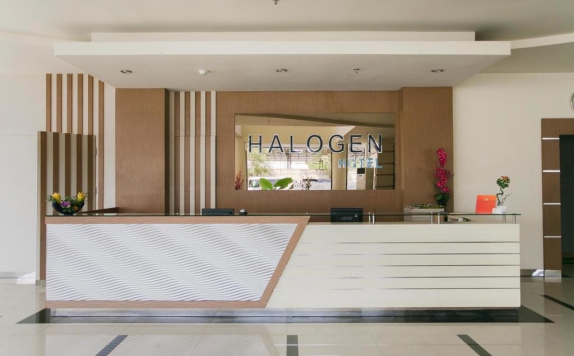 Lobby di Halogen Hotel