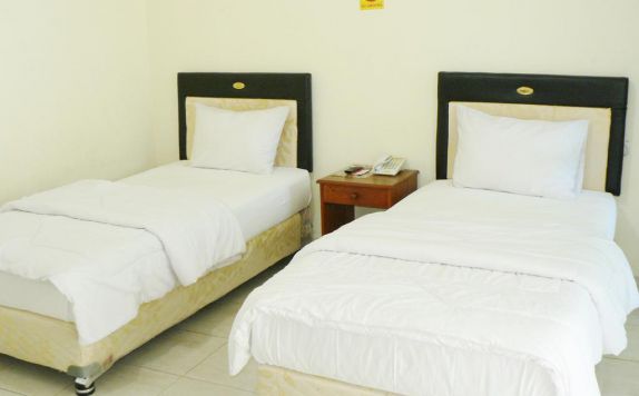 Twin Bed Room di Hardys Hotel Negara