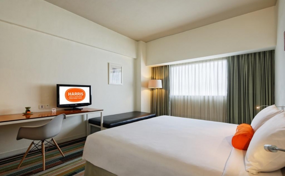 Guest room di Harris Hotel & Conventions Kelapa Gading