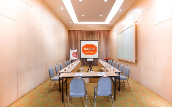 Meeting room di Harris Hotel Sentul City