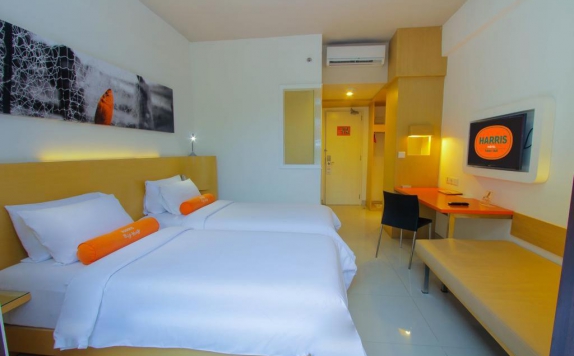 Tampilan Bedroom Hotel di HARRIS Hotel Tuban