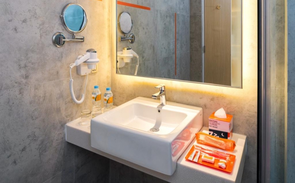 Bathroom di HARRIS Resort Barelang