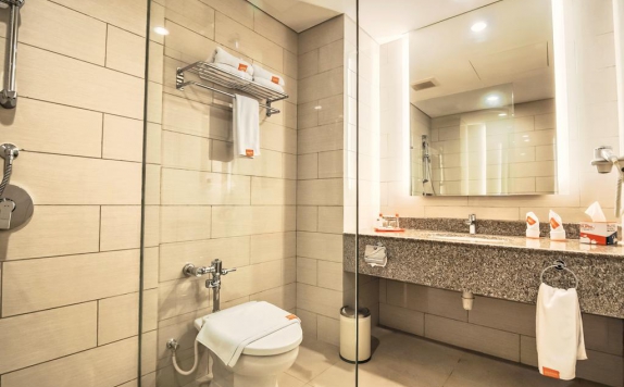 Bathroom di Harris Resort Waterfront Batam