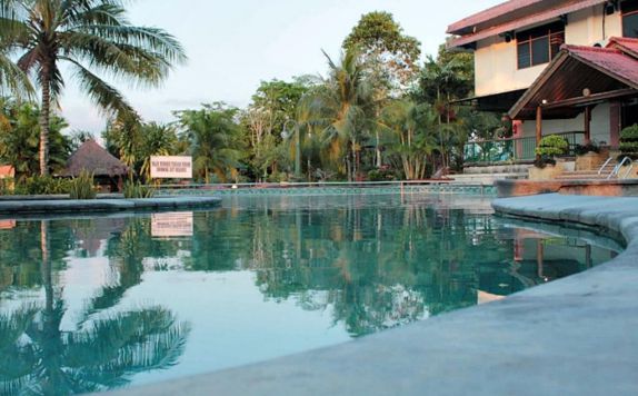Swimming Pool di Hermes Agro Resort & Convention
