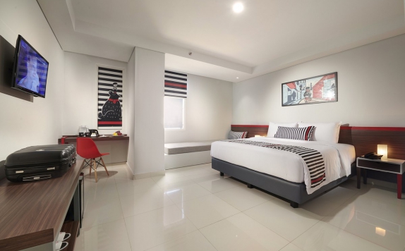 Bedroom di Hi Hotel Senen