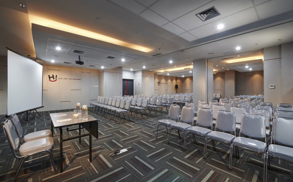 Meeting room di Hi Hotel Senen