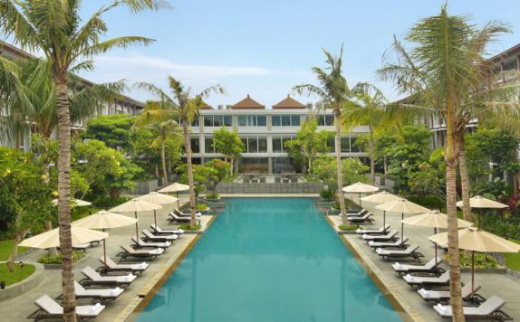 Swimming Pool di Hilton Garden Inn Bali Ngurah Rai Airport