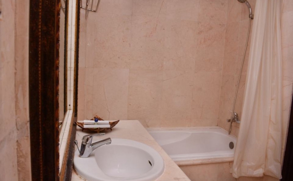 Bathroom di Horison Express Quds Royal Hotel