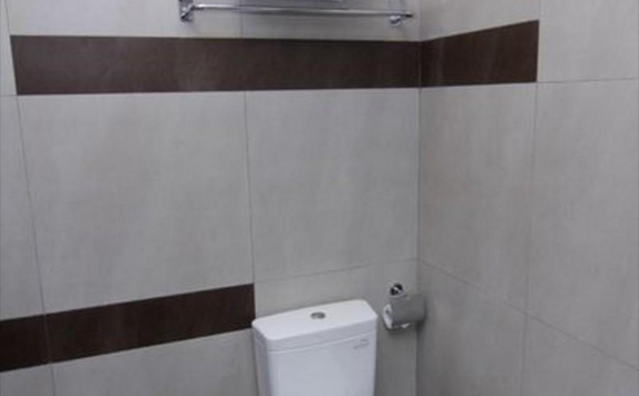 bathroom di Hotel 61 Aceh