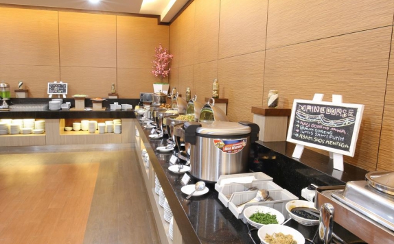 Food and Beverages di Hotel 88 Tendean