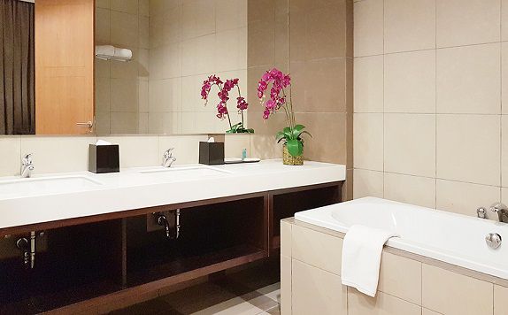 Bathroom di Hotel Allium Cepu