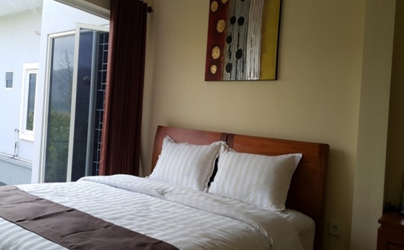 Tampilan Bedroom Hotel di Hotel Ambulu