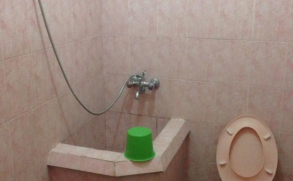 Bathroom di Hotel Anugerah