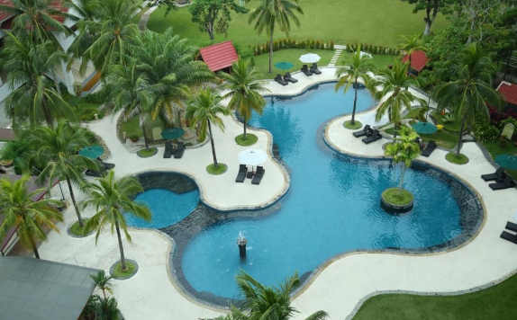 Swimming Pool di Hotel Aryaduta Pekanbaru