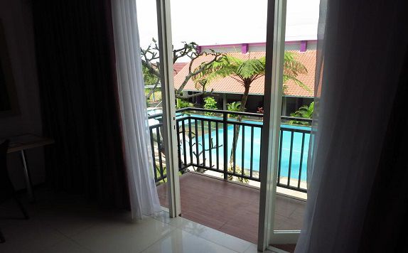 pool view di Hotel Batu Suki