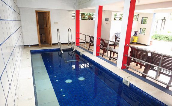 swimming pool di Hotel Batu Suki