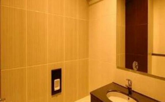 bathroom di Hotel Bintang Tawangmangu