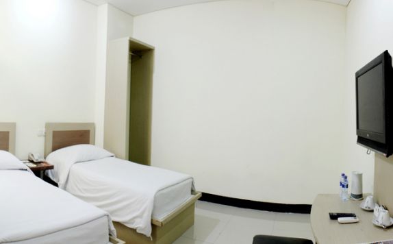 guest room twin bed di Hotel Boutique Pesona Cikarang