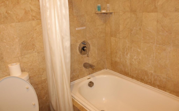 Tampilan Bathroom Hotel di Hotel Citra Inn
