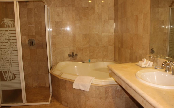 Tampilan Bathroom Hotel di Hotel Citra Inn