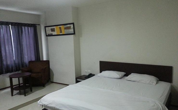 Tampilan Bedroom Hotel di Hotel Fiducia Otista 153