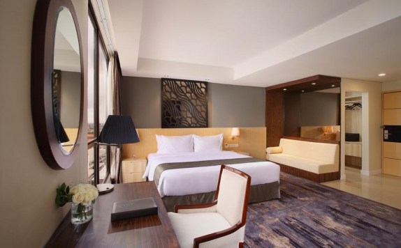 Tampilan Bedroom Hotel di Hotel GranDhika Pemuda Semarang