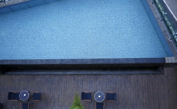 Swimming Pool di Hotel GranDhika Setiabudi Medan