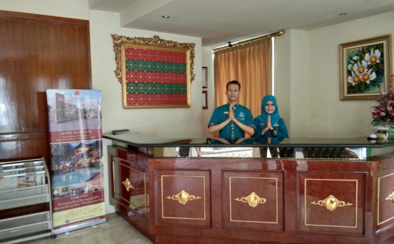 receptionist di Hotel Indah Palace