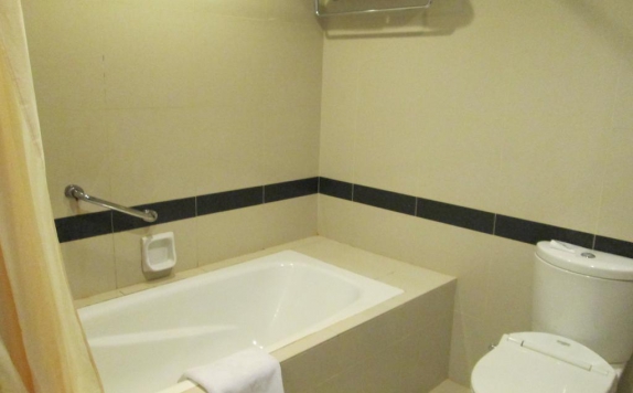Bathroom di Hotel Menara Bahtera