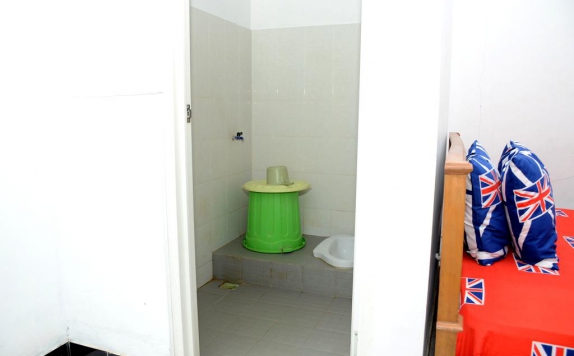 Tampilan Bathroom Hotel di Hotel Minang Permai 3
