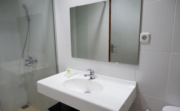 Bathroom di Hotel Netral Jombang