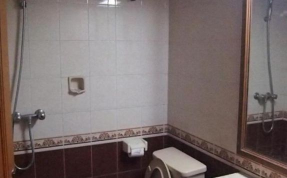 Bathroom di Hotel Puri Indah Bali