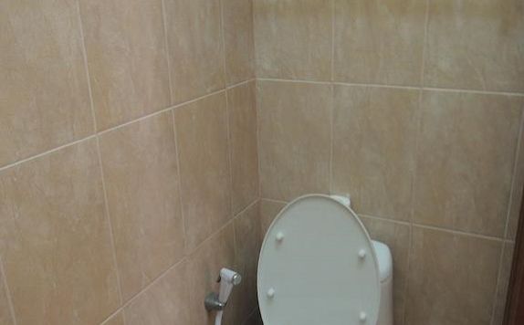 Bathroom di Hotel Puri Kayana