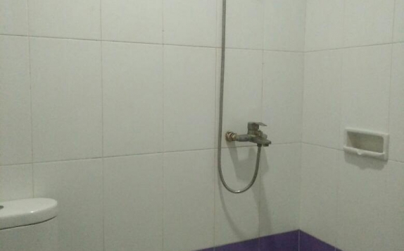 Bathroom di Hotel Ranah Bundo Padang