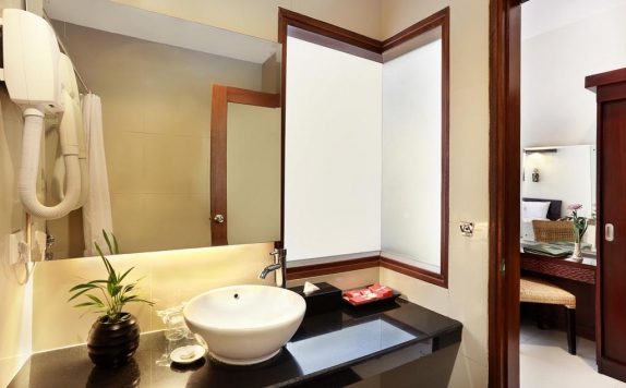 Bathroom di Hotel Respati Sanur
